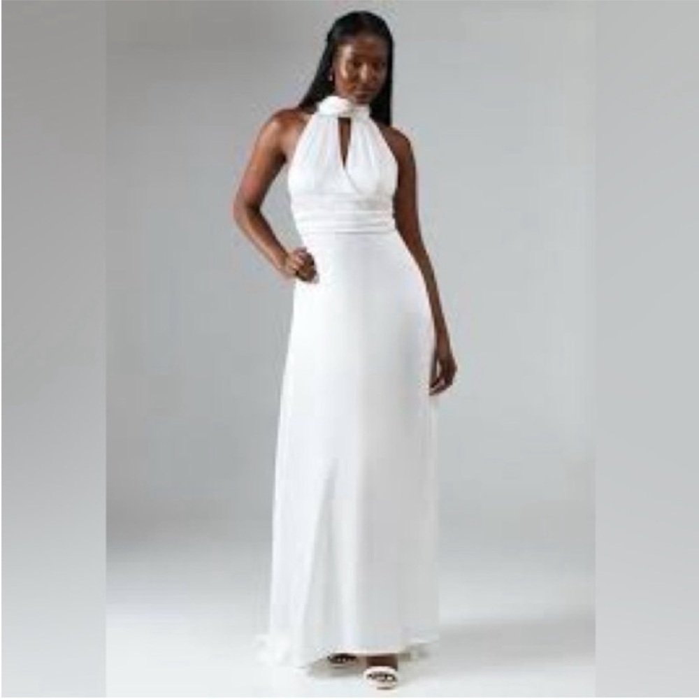 Lulu's Halter Neck Chiffon Wedding Gown. Medium. NWT.